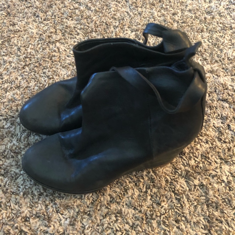 Humanoid boot - Picture 2 of 4